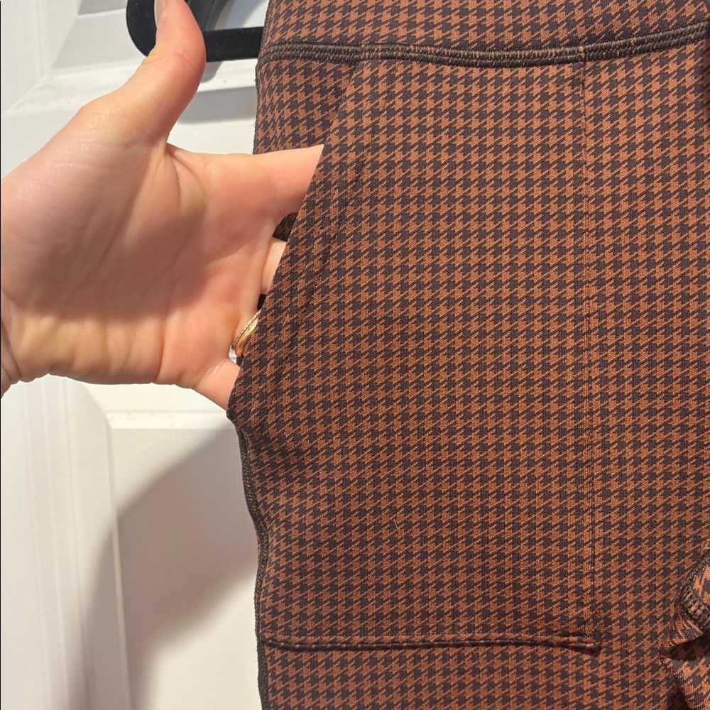 Aerie Brown Houndstooth High-Rise Leggings - Picture 3 of 6